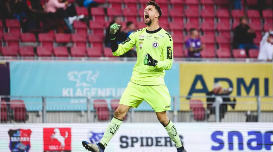 Schreiber39s successor Saarbrucken recruits goalkeeper Phillip Menzel
